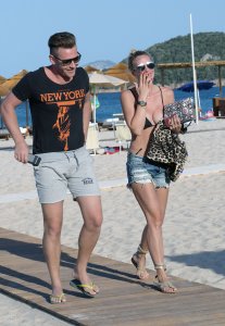 Ilary Blasi Bikini 11.jpg