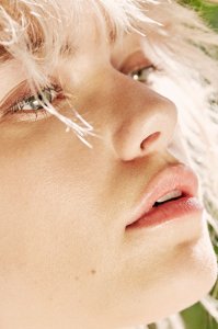 Farah Holt Nude & Sexy 3.jpg