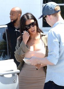 Kim Kardashian Sexy Pics 7.jpg