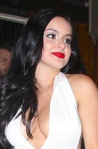 Ariel Winter Cleavage & Upskirt 21.jpg