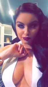 Ariel Winter Cleavage & Upskirt 58.jpg