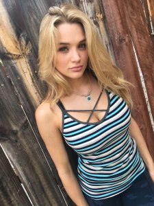 Hunter King Clevage 3.jpg