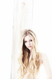 Avril-Lavigne-Nude-thefappeningblog.com-3-1024x1536.jpg