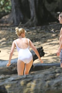 Margot Robbie Sexy 23.jpg