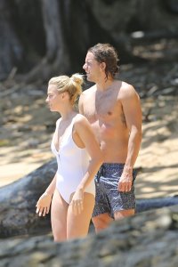 Margot Robbie Sexy 33.jpg