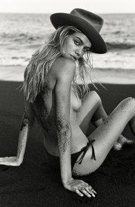 Joanna Halpin Topless 7.jpg