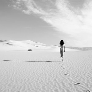 Lela Loren Naked 32.JPG