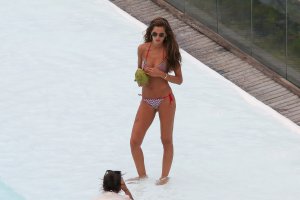 Izabel Goulart Sexy 37.jpg