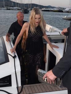 hqcelebcorner (1).jpg