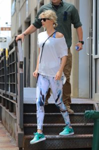 Taylor Swift Сameltoe 13.jpg