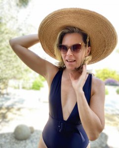 Elizabeth Banks TheFappeningBlog.com 2.jpg