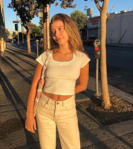 Genevieve Hannelius TheFappeningBlog.com 1.jpg