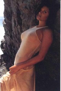 Tiffani-Amber Thiessen Topless Sexy 10.jpg