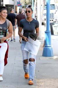 Kelly Rowland Braless 13.jpg