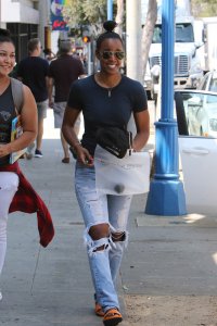 Kelly Rowland Braless 17.jpg