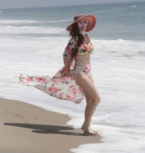 Phoebe Price Sexy 4.jpg