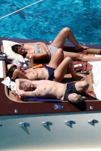 Jade Jagger Topless 2.jpg