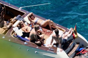 Jade Jagger Topless 8.jpg