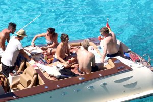 Jade Jagger Topless 11.jpg