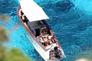 Jade Jagger Topless 16.jpg