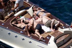 Jade Jagger Topless 26.jpg