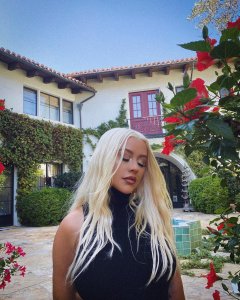 Christina Aguilera TheFappeningBlog.com 0.jpg