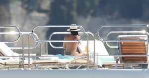 Sara Sampaio Topless 12.jpg Sara Sampaio Topless 12.jpg