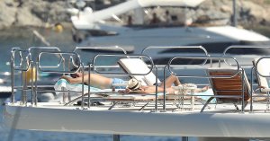 Sara Sampaio Topless 25.jpg Sara Sampaio Topless 25.jpg