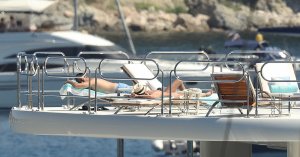 Sara Sampaio Topless 28.jpg Sara Sampaio Topless 28.jpg