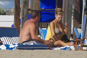 Charlotte McKinney Sexy 40.jpg