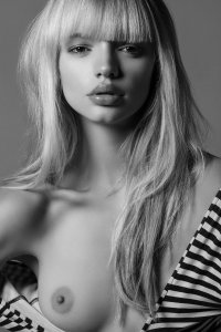 Pauline Baly Topless 13.jpg