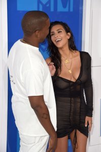 Kim Kardashian Sexy 4.jpg