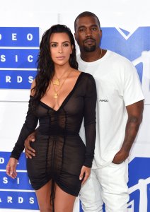 Kim Kardashian Sexy 15.jpg