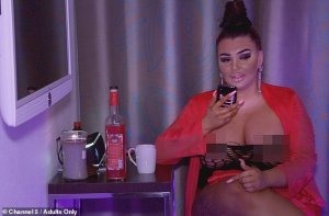 35204238-8910125-Ellie_19_from_Nottingham_during_a_segment_on_Adults_Only_S_9_to_-m-18_1604424...jpg