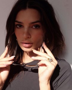Emily Ratajkowski TheFappeningBlog.com 0.jpg