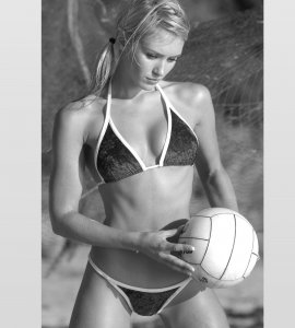 Nicky Whelan TheFappeningBlog.com 1.jpg