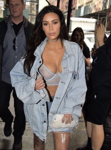 Kim Kardashian Sexy 22.jpg