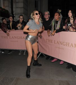 Lady Gaga Underboob thefappening.so-0015.jpg