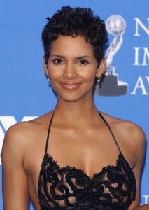 Halle-Berry-sexy-naked-O8085T.jpg