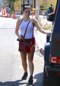 Ariel Winter's Ass 14.jpg