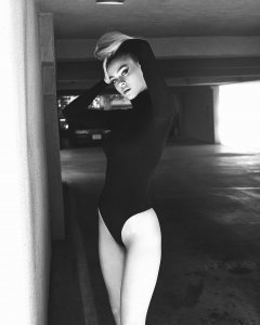 Nicola Peltz Sexy 3.jpg