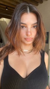 Emily Ratajkowski TheFappeningBlog.com 0.jpg