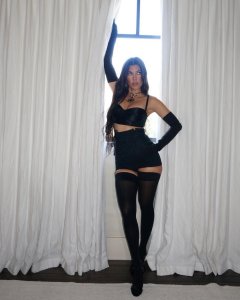 Kourtney Kardashian TheFappeningBlog.com 1.jpg