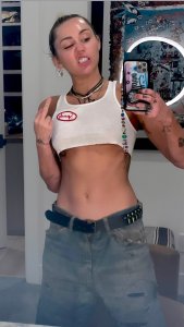 Miley Cyrus TheFappeningBlog.com 0.jpg