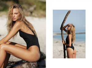 Maya Stepper Sexy Topless thefappening.so-5.jpg