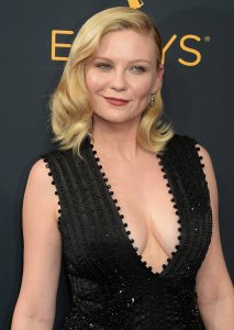 Kirsten Dunst Cleavage 14.jpg