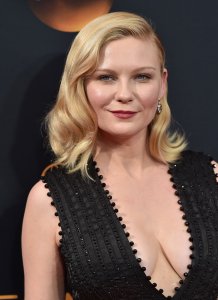 Kirsten Dunst Cleavage 39.jpg