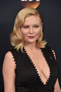 Kirsten Dunst Cleavage 41.jpg