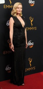 Kirsten Dunst Cleavage 79.jpg