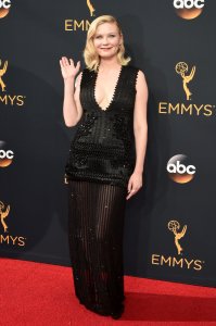 Kirsten Dunst Cleavage 55.jpg